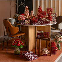 今年のクリスマスは“花”で差がつく|ニコライ・バーグマン&日比谷花壇に学ぶ冬のフラワーデザイン